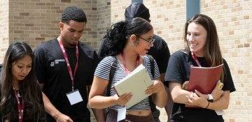 group of students outside on orientation day